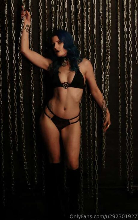 U292301927 sexe star du porno image