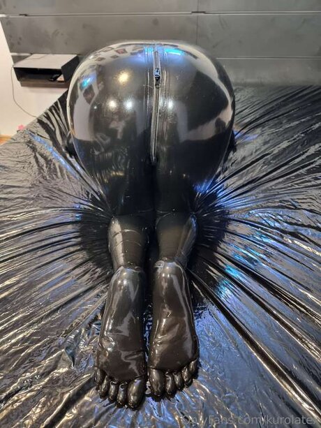 Kurolatex xxx estrella porno imágenes