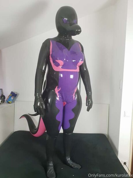 Kurolatex actrice sexy galeries