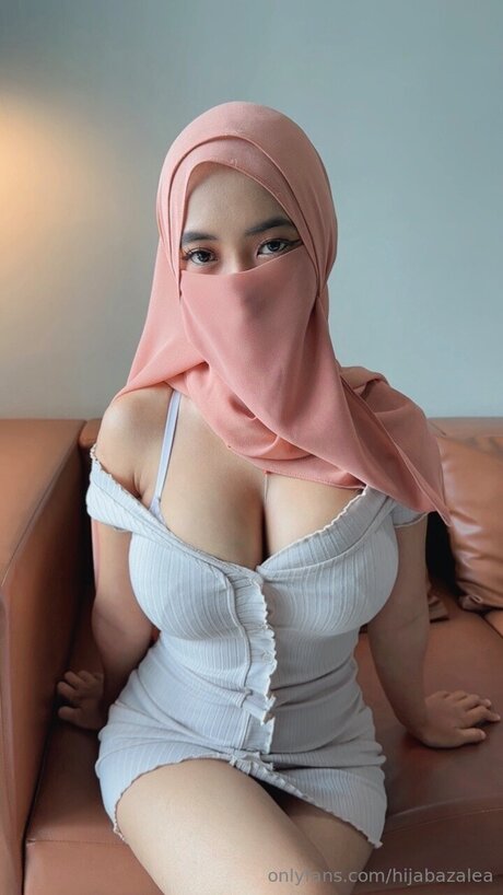 Hijabazalea actrice sexy img