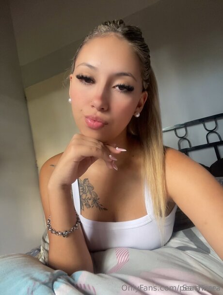 Peachsara model porn image