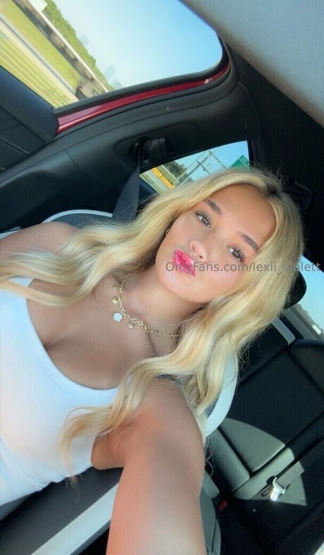 Lexii violett modèle meilleur photos