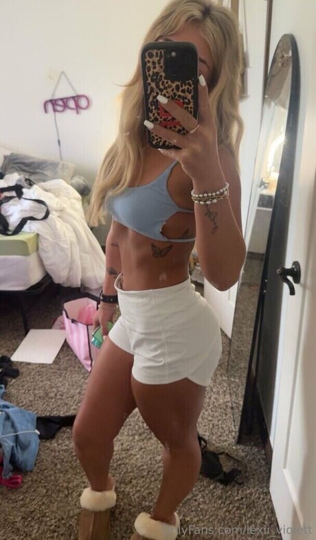 Lexii violett modèle de sexe img