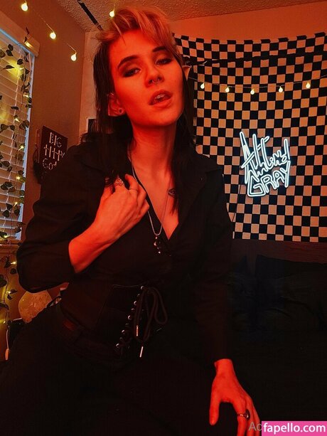 Adalind Gray actriz perfecta archivo