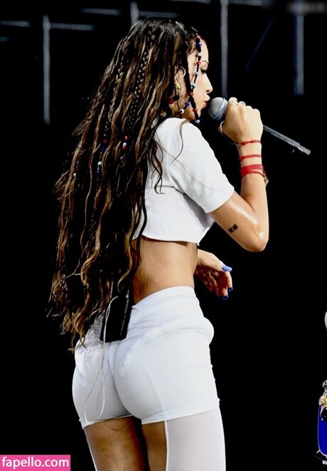 Nina Chuba estrella porno en alta definición fotos