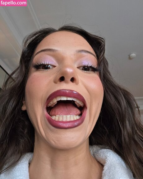 Nina Chuba estrella porno exclusiva imagen