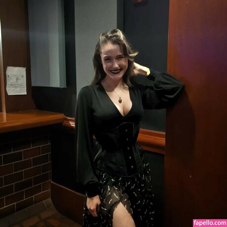 Jessthe Shire modelo desnudos foto