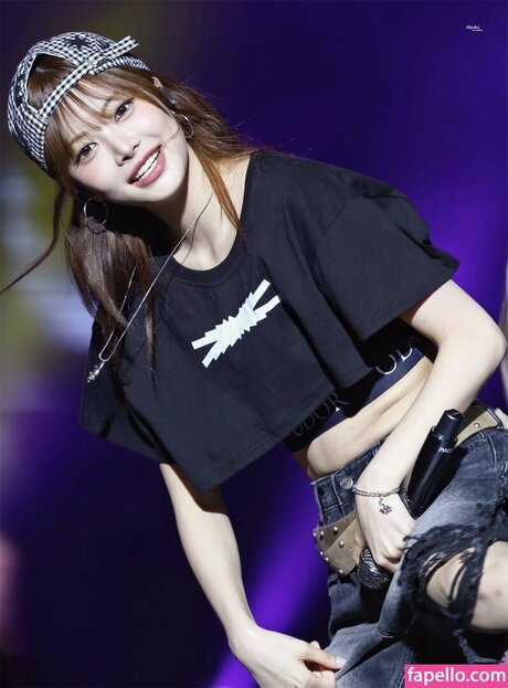 Hong Eunchae_ model image