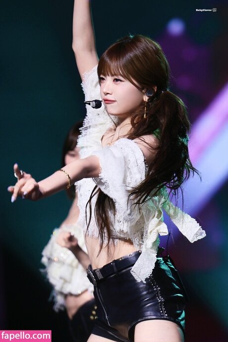 Hong Eunchae_ star pornographic picture