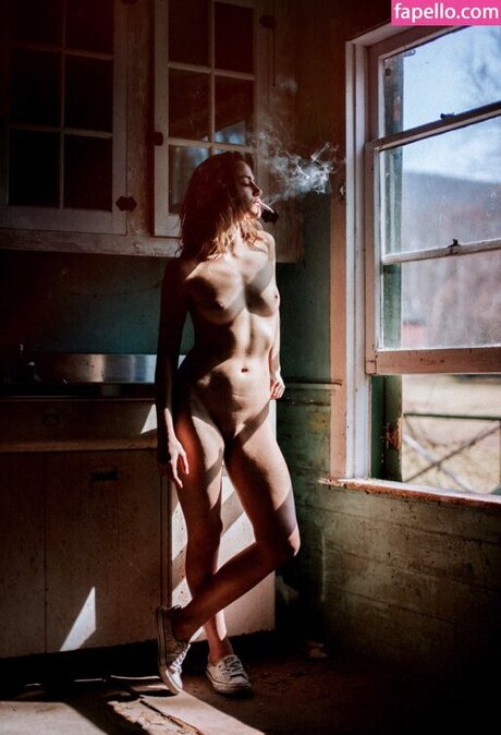 Charlotte Mckee modelo hd archivo