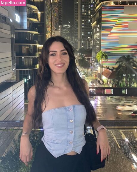 Maricel Freire Hotwife estrella atractiva imágenes