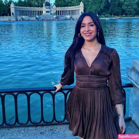 Maricel Freire Hotwife estrella del arte galerías