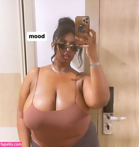 HornAfrica estrella porno en alta definición foto