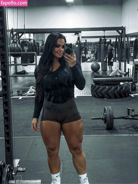 Nikki Blackheart modelo atractivo imágenes