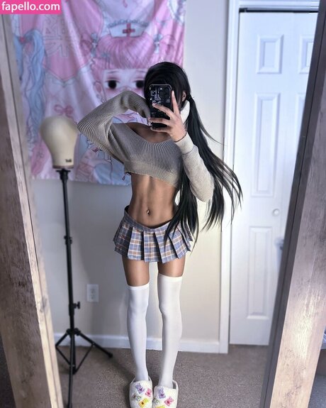 ShesnothingSpecial model porn pic