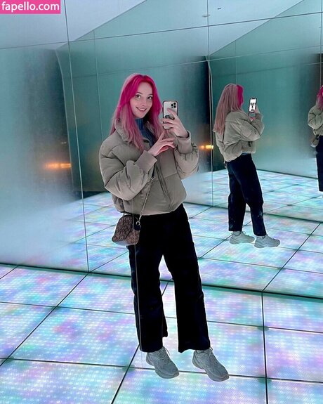 Bubbell modelo desnudos foto