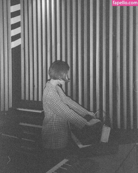 Aidan Noell modelo caliente imagen