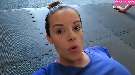 Colette Butler modelo de alta definición foto