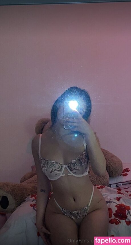 Celia Tran star du porno adulte galeries