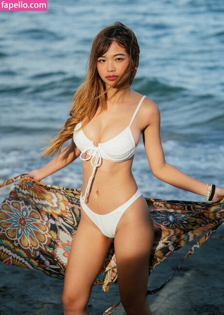 stiwaberi modèle nu image