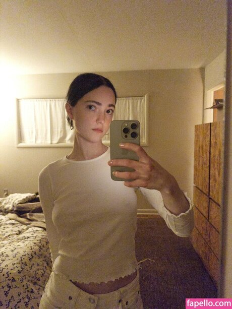 zoeplzshutup model nudes picture