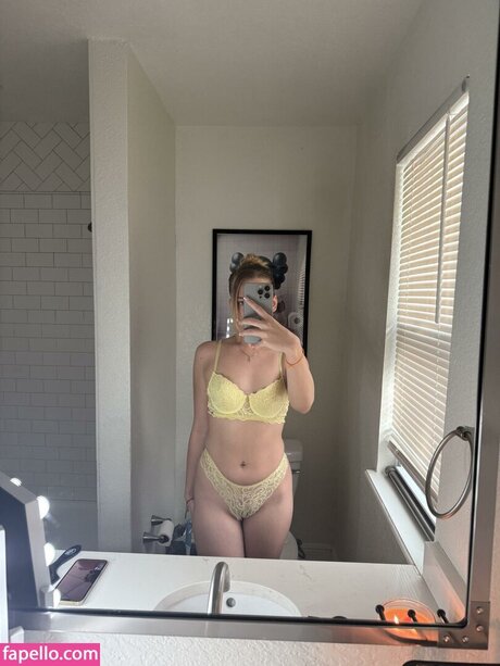 itssnow star nudes image