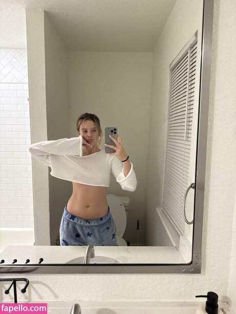 itssnow nude star picture