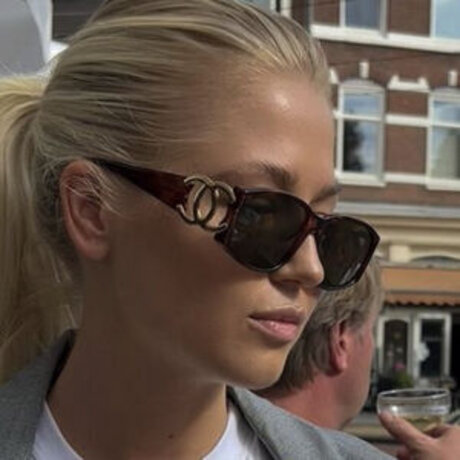 Hilda Sigurdsson estrella porno en alta definición fotos