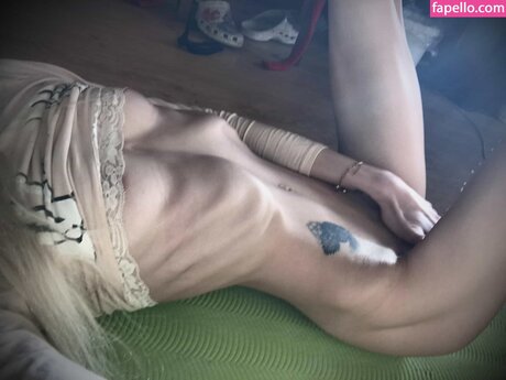 La Strawberry art star du porno img