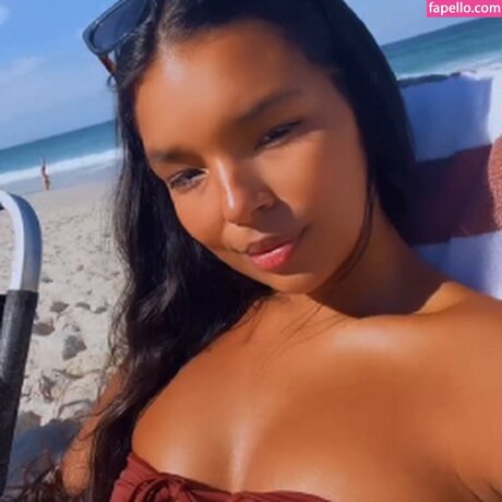 Mell Muzzillo actriz de desnudos archivo