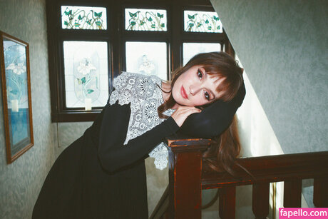 Leighton Meester estrella porno desnuda archivo