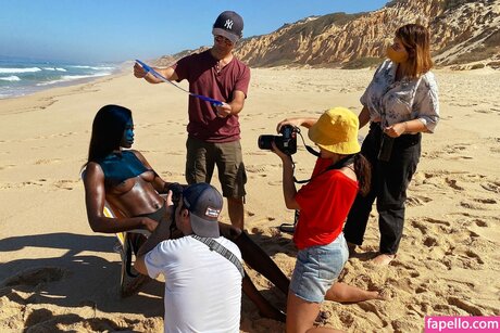 Naomi Nash star exclusive galerie