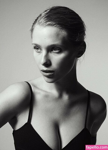 Laura Oganessian jolie étoile image