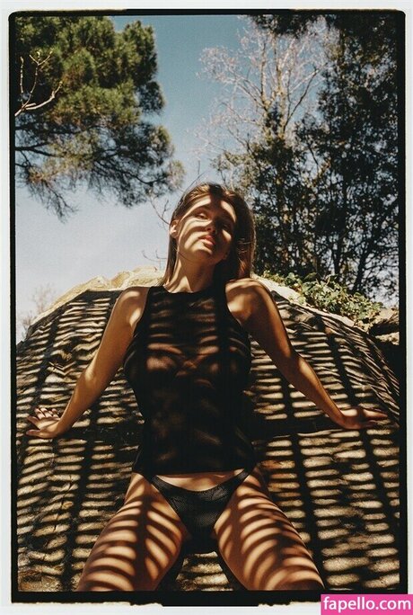 Laura Oganessian estrella hermosa imagen