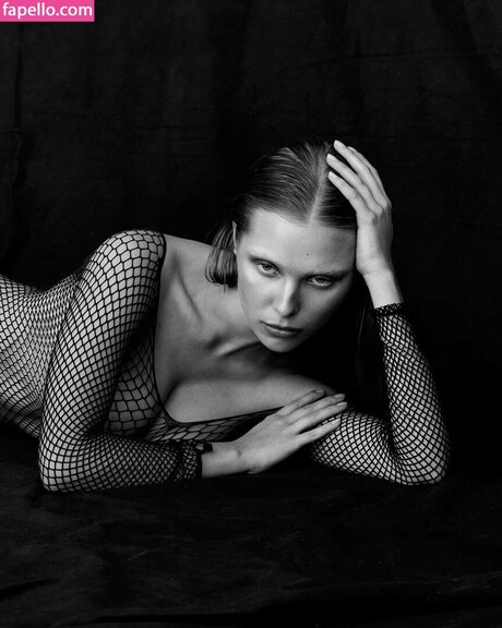 Laura Oganessian arte estrella porno fotos