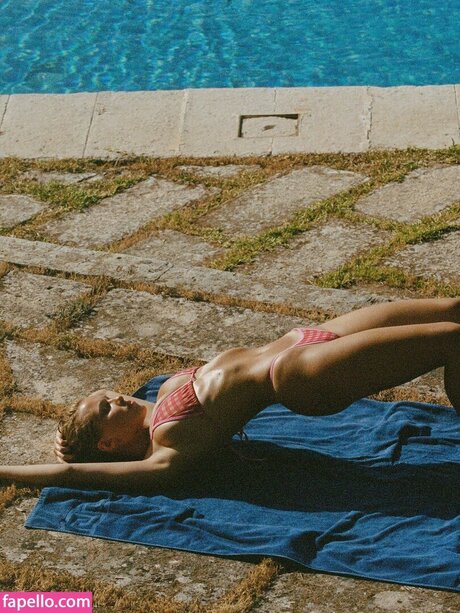 Laura Oganessian estrella adulta imágenes