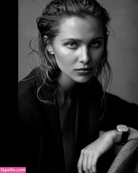 Laura Oganessian estrella agradable galerías