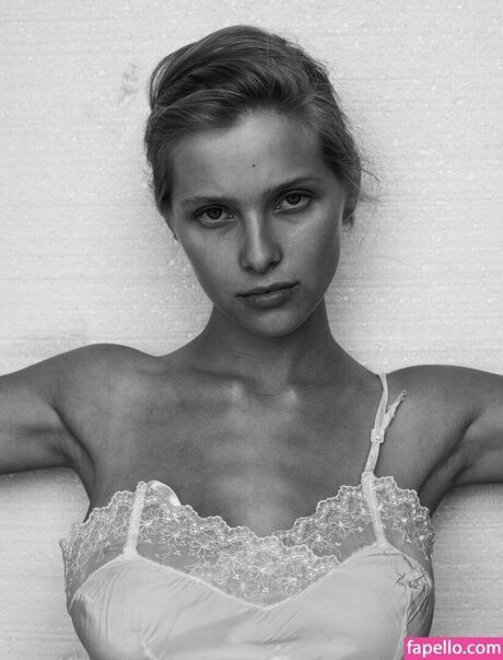 Laura Oganessian xxx estrella porno recopilación