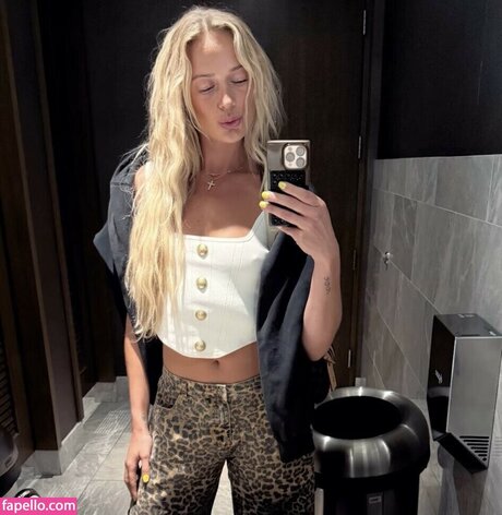 Sophie Cunningham beautiful model pics