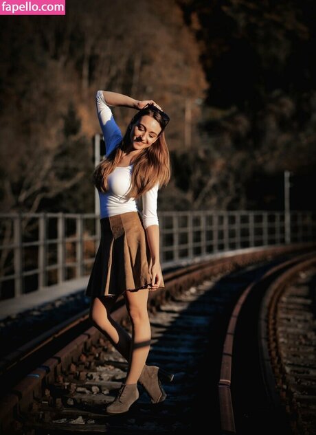 Larissa Schmiederer actriz de desnudos recopilación