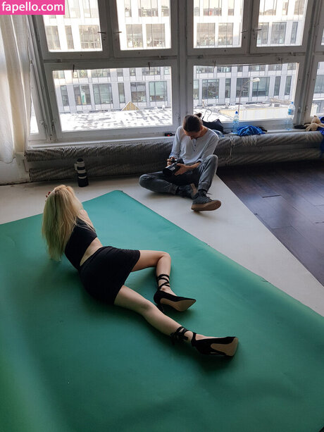 Karina Vasilishin estrella porno sexy foto