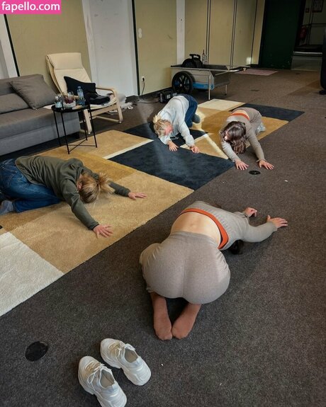 Lera Abova estrella del arte galerías