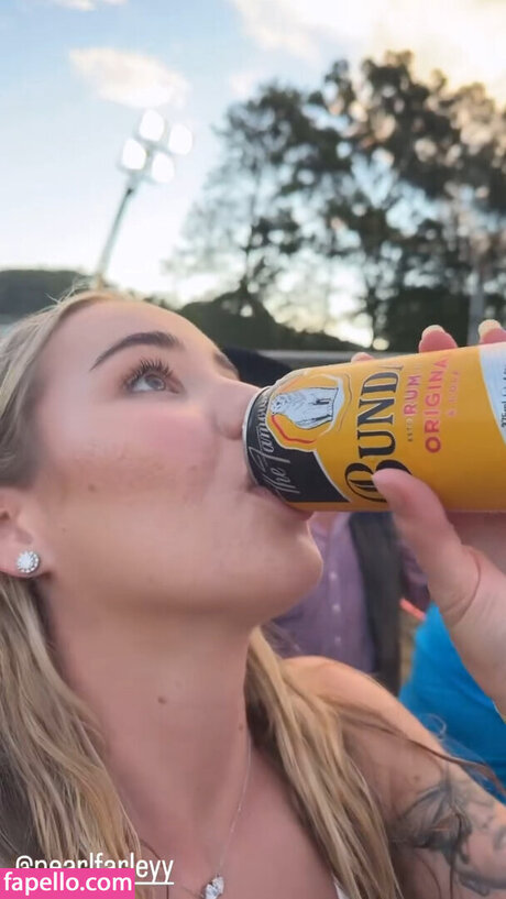 Pearl Farley modèle gratuit photos