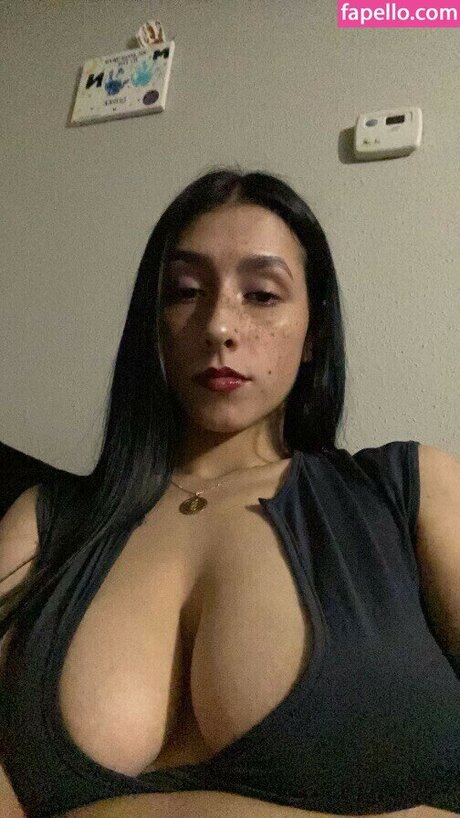 nevaevaaaaa star naked image