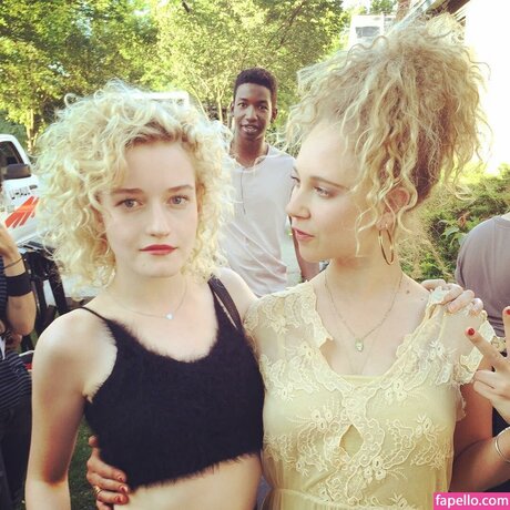 Juliagarner beautiful model pic