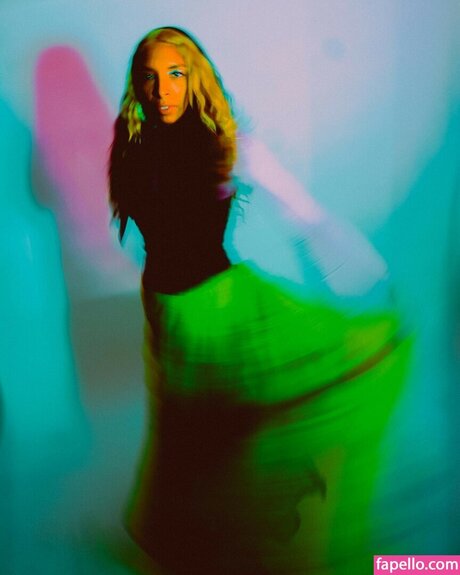 Spellling estrella caliente galerías