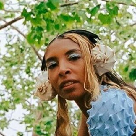 Spellling modèle pornographique des photos