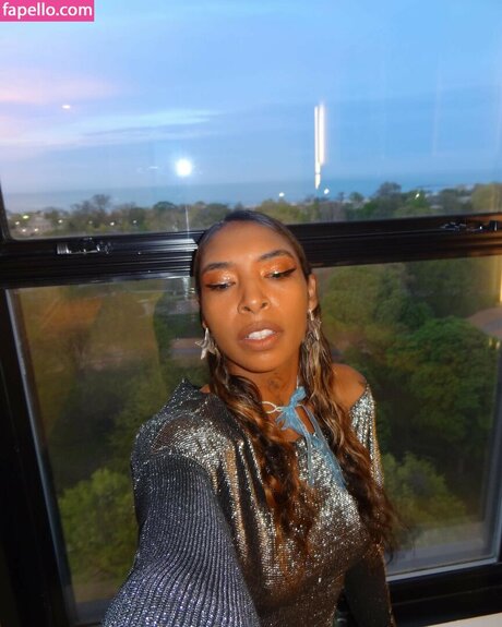 Spellling modelo xxx imagen