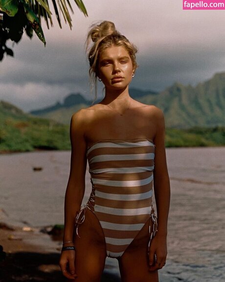 Ellie Thumann actrice de nus photo