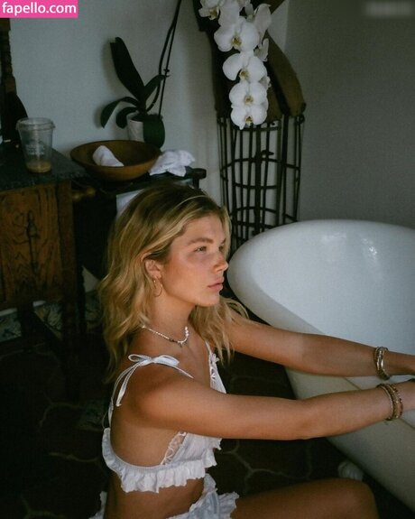 Ellie Thumann modelo libre imagen